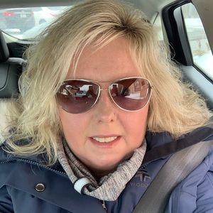 Meet your Posher, Renee